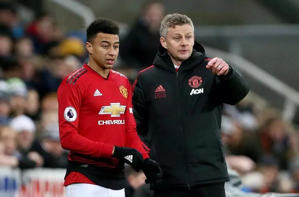 次拼抢中被 次拼抢中被